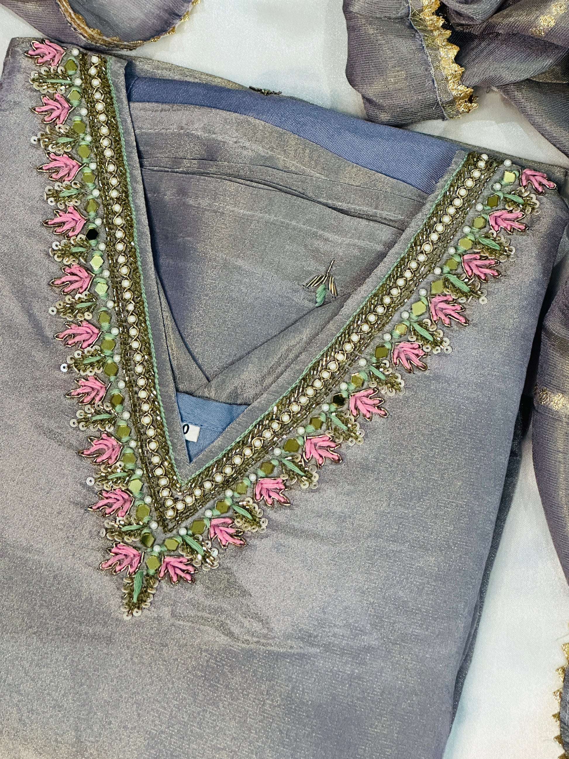 Minimal Salwar Set
