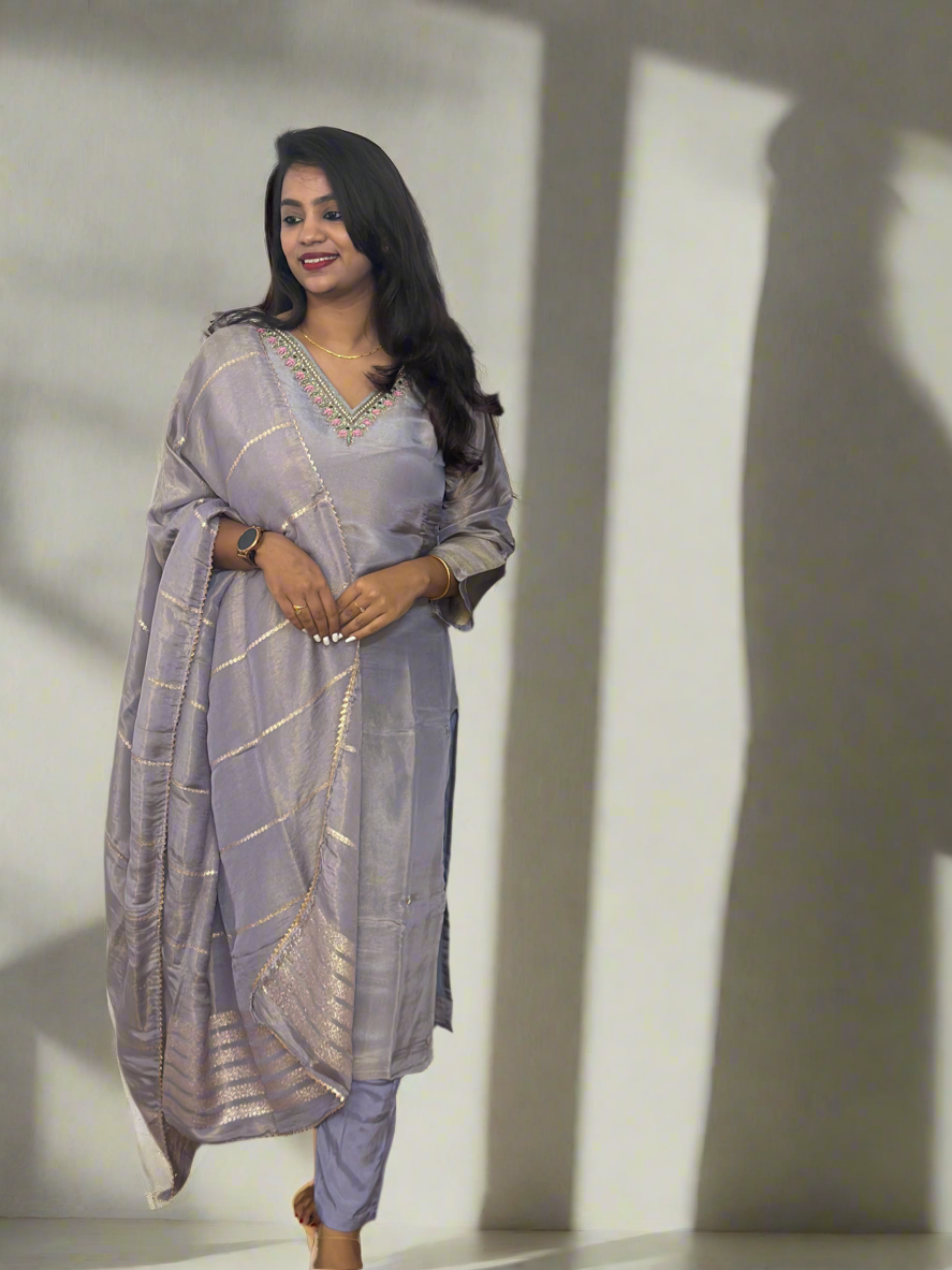 Minimal Salwar Set