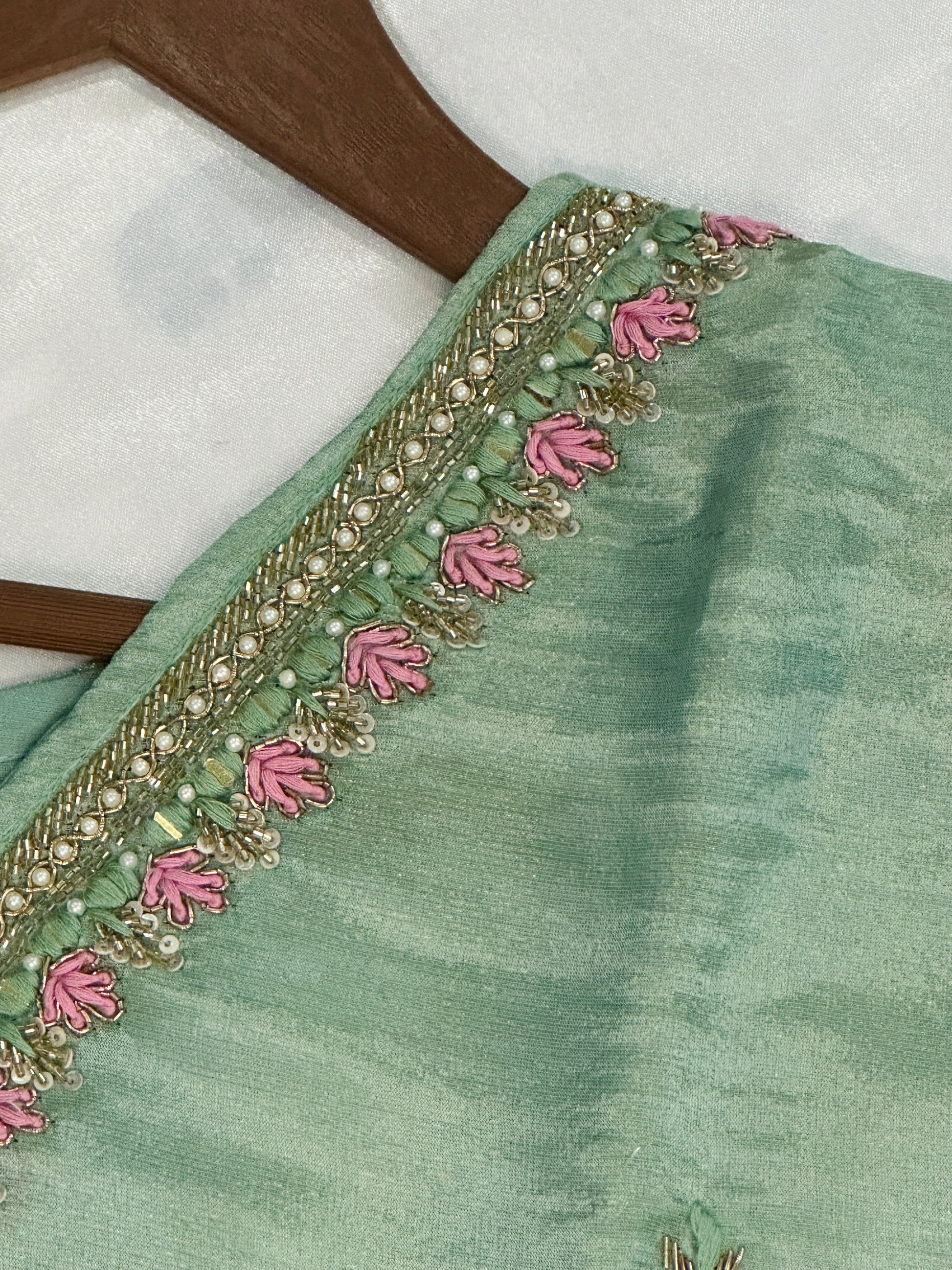 Minimal Salwar Set